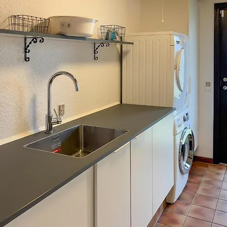 3 Bedroom Stunning In *