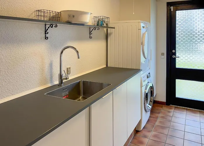 3 Bedroom Stunning In *